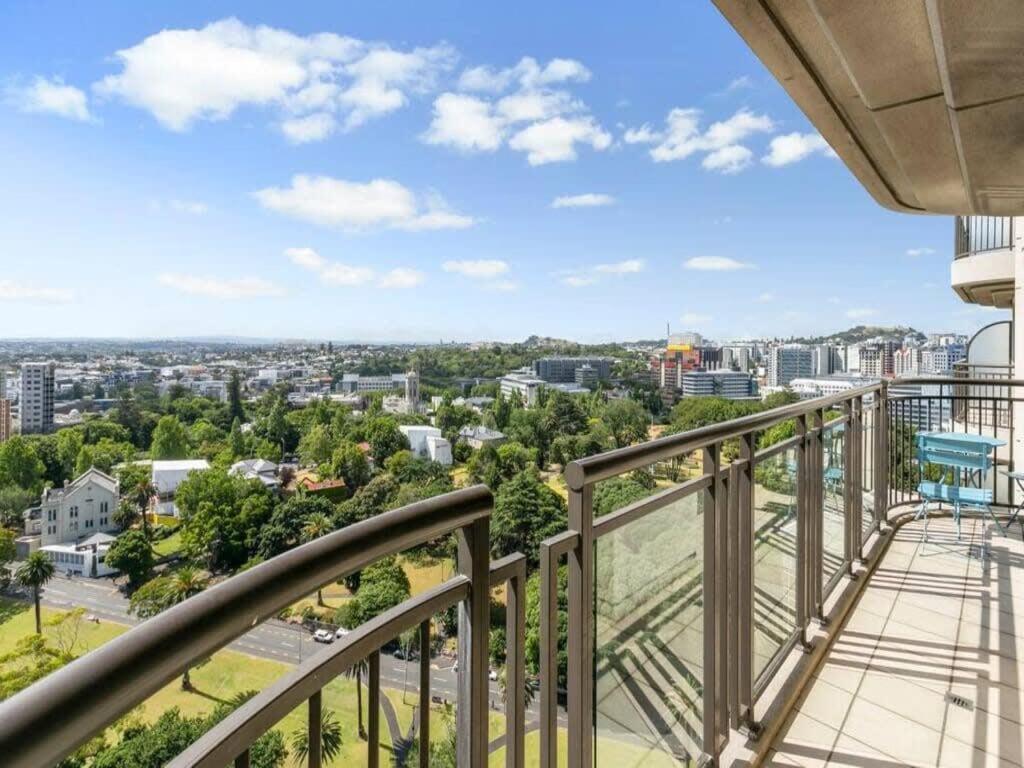 Bright One Bedroom Beauty With Balcony And Unbeatable Views Auckland Exterior foto